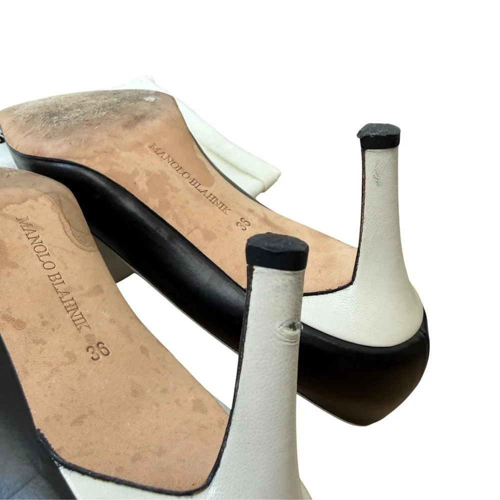 Manolo Blahnik Pointed Toe Pumps Leather Eyelet Detail 36 Black White Y2K